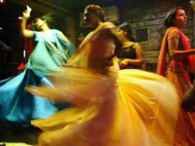 No dance bar in Maharashtra, SC says total moral policing going on in state