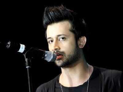 Atif Aslam hits back at haters who trolled him for singing an Indian song at a Pakistan Independence Day parade