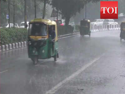 Traffic Affected As Heavy Rains Lash Central And South Delhi | Delhi ...