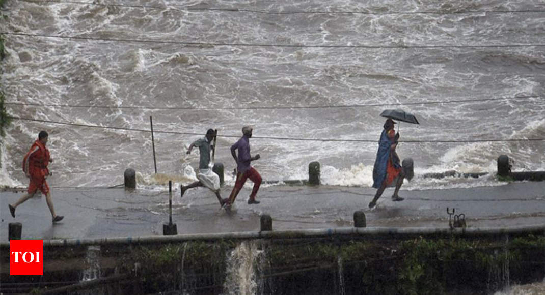 Kerala floods 2018: Half of Kerala reels under floods as 29 die, 54,000 ...