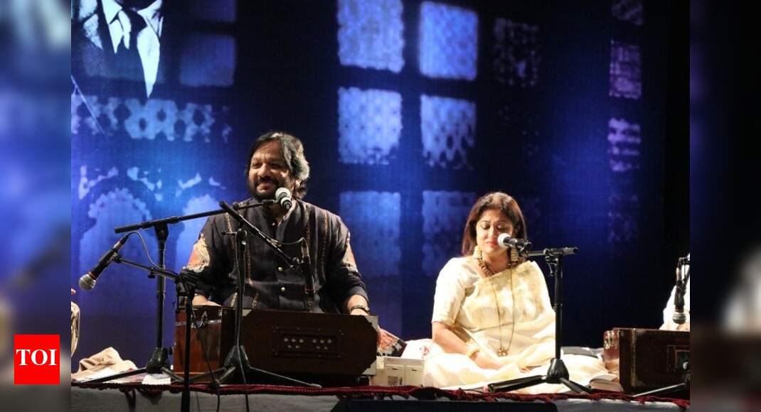 Sonali Rathod and Roop Kumar Rathod perform at Ravindra Bhawan | Events ...