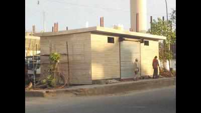 Noida to build 100 public toilets soon