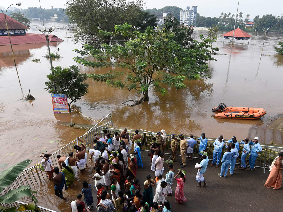 Here's how you can help flood-hit people of Kerala | Kochi News - Times of  India