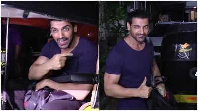 John Abraham arrives in auto for special screening of 'Satyamev Jayate'