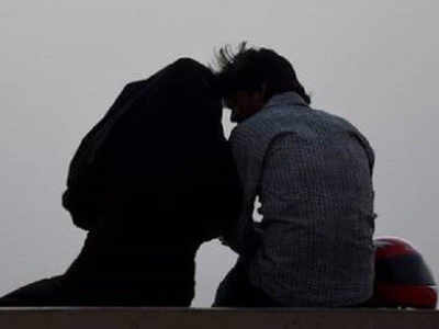 Pak Kiss Xxx - Pakistani couple arrested for kissing, cuddling in Islamabad ...