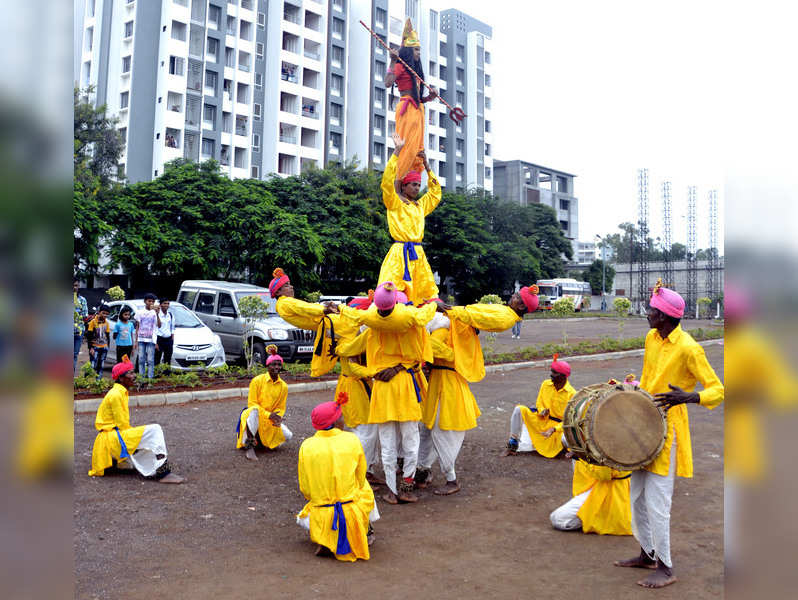 Dangi Adivasi Dance Marked Adivasi Day At Nashik Events Movie News