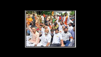 Swami exile: VHP, Bajrang Dal protest
