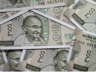 Currency crisis: Rupee breaches 70 mark against USD