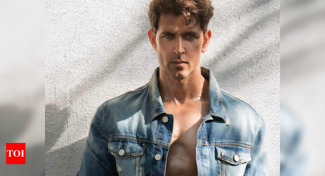 Viral Video Leaves Hrithik Roshan Embarrassed Hindi Movie News Times Of India