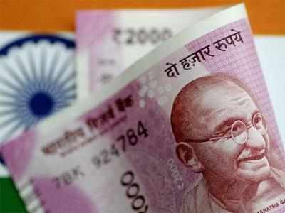 Government attributes rupee fall to external factors, says nothing to worry