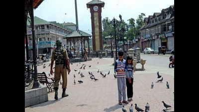 Srinagar locals prevent 'outsiders' from hoisting Tricolour at Lal Chowk