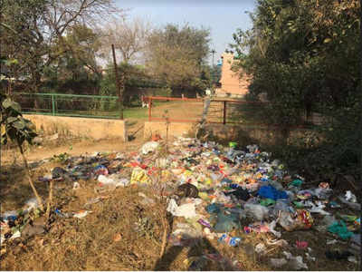 Bid to encroach wetlands, CRZ areas in Airoli with rampant dumping of debris