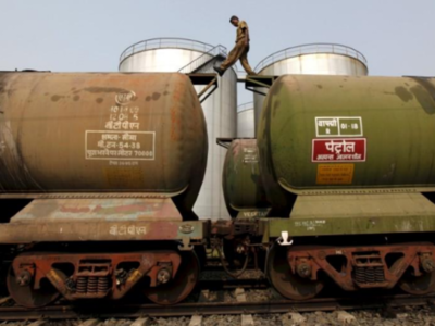 India's oil import bill to jump by $26 billion on rupee woes