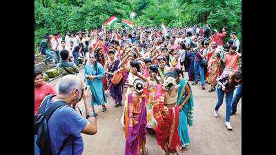 Mumbai folks go on first photo walk at Aarey for World Tribal Day
