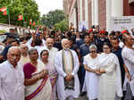 Family, relatives and others during the funeral procession of former PM Atal Bihari Vajpayee