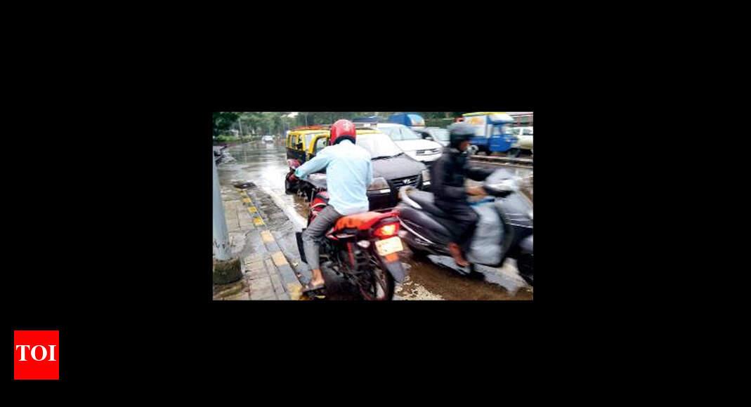 Bikers increasingly on wrong lane of the law | Mumbai News - Times of India