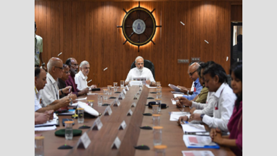 PM Modi visits Kerala; announces Rs 500 crore relief fund