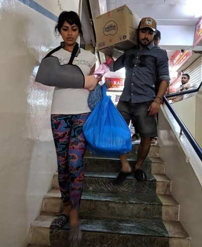 Amala Paul joins in flood relief operations