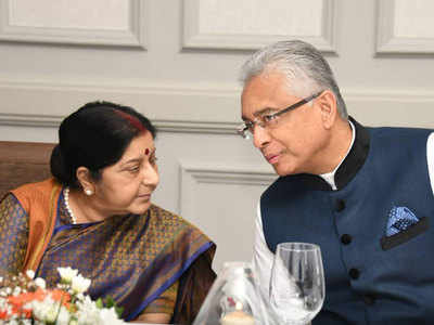 Sushma Swaraj meets top leadership of Mauritius, discusses bilateral ties