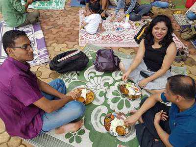 Mumbaikars enjoy a sit-down lunch with tribals at Aarey