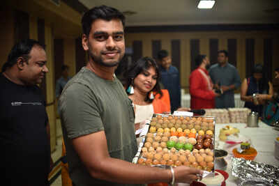 214 food aficionados bond over 104 dishes in the city