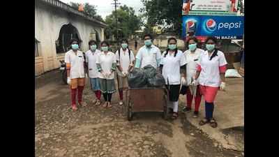 Students raise awareness for a clean city