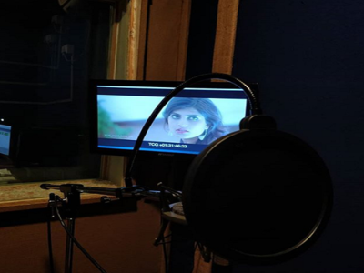 Tusharika Rajguru shares a sneak-peek of her dubbing for ‘The Reunions’