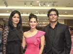  Sunny Leone, Reshma Gangji and Riyaz Gangji