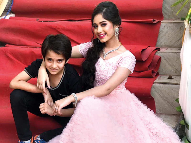 Jannat Zubair Rahmani With Brother