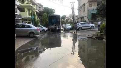 ‘Drainage not cleaned for 20 years’, sewage floods Sector 23A roads