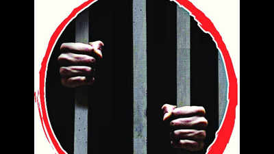 Maharashtra: Official seeks carrom board as bribe, lands in jail