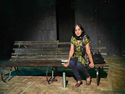 Monologues bring feelings of loneliness to the Jaipur stage