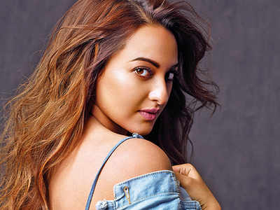 LIVE! Sonakshi Sinha among 5 booked for cheating event organiser -  Rediff.com news