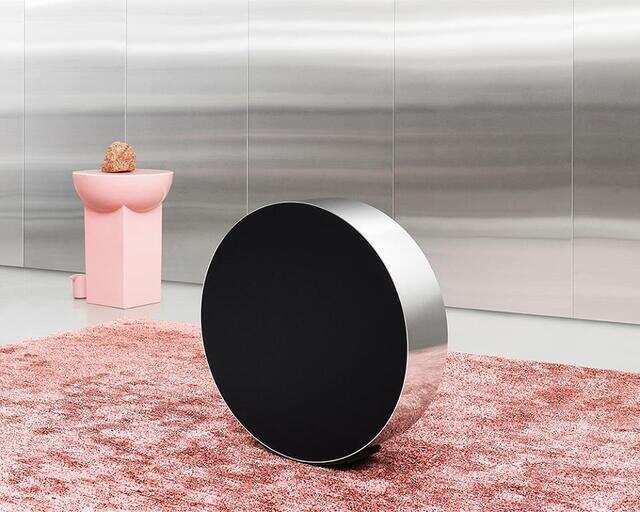 This Rs 2,00,000-plus speaker can be rolled to adjust its volume This Rs 2,00,000-plus speaker can be rolled to adjust its volume