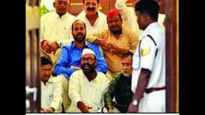 Yogi cautions BSP against SP tie-up