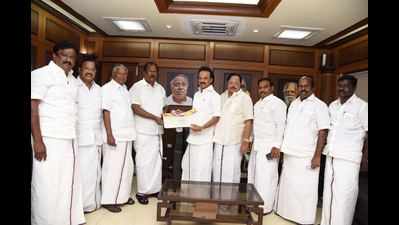 DMK readmits to two expelled leaders
