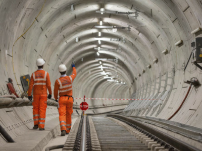 London's new train line delayed for nearly a year