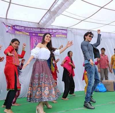 Aayush and Warina perform garba at city college