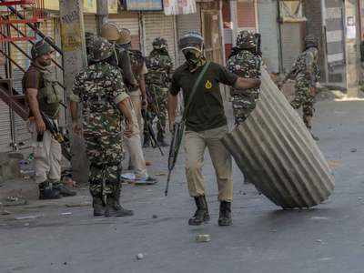 14 for 4: Hizb, J&K police release each other's kin