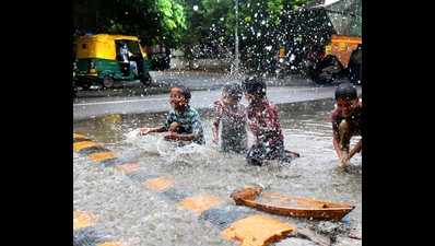 Delhi: Heavy rains lash Delhi NCR on Saturday morning