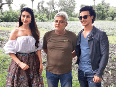 Aayush Sharma and Warina Hussain visit Salman Khan’s family home in Indore