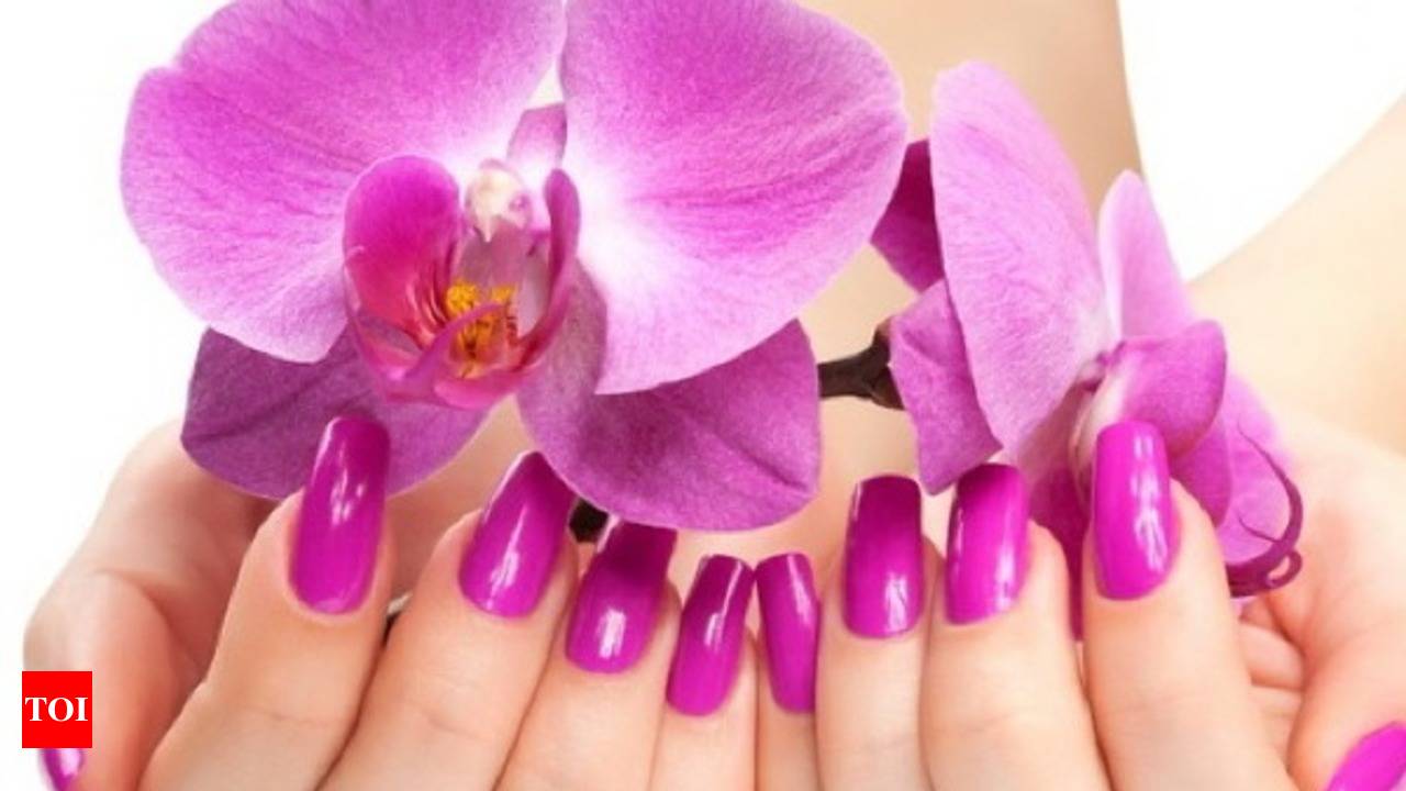 नेल आर्ट का शौक है तो इन तरीकों से खूबसूरत बनाएं अपने नाखून - tips for nail  art to enhance hands beauty in hindi – News18 हिंदी