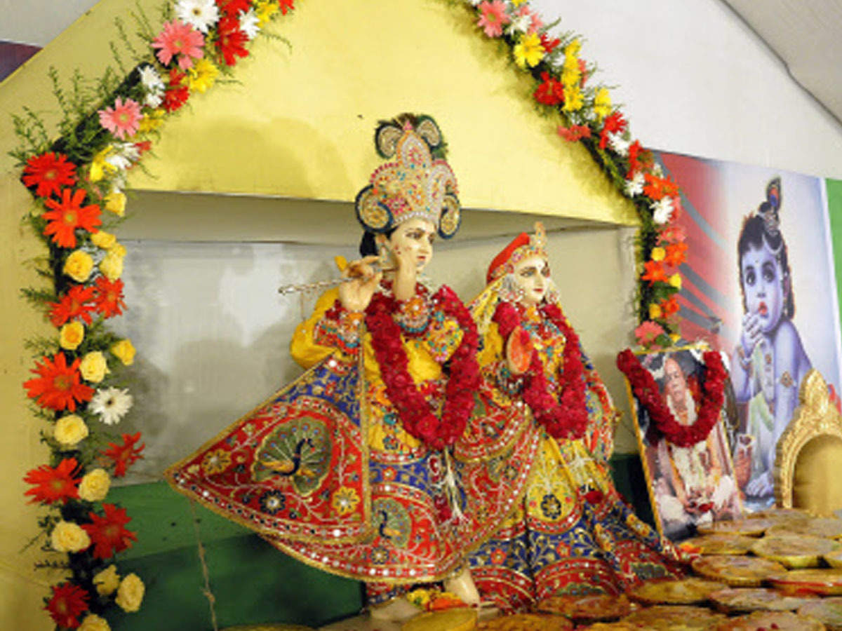 Ahmedabad waits for Lord Krishna&#39;s birthday with fervour and treats | Ahmedabad News - Times of India