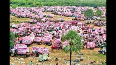 Festive swirl on pink cloud, barbs fly to nail Congress