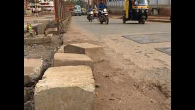 Concrete blocks on BRTS pose danger to motorists