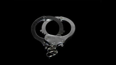 2 held for smuggling arms to Manipur