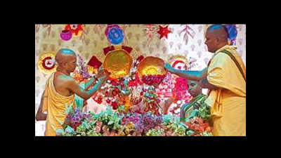 Krishna takes over Hyderabad: Thousands throng temples on Janmashtami