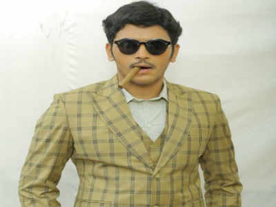 'Byomkesh Gowtro': Arjun Chakraborty flaunts his new debonair Casanova look