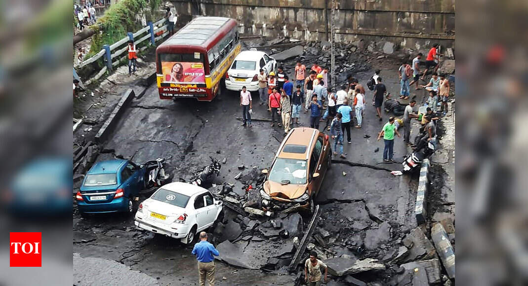 1 dead, 21 injured as Majerjat bridge crashes, 3rd in 6 years Kolkata