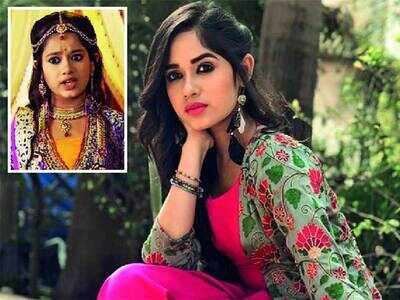 How telly teens handle stardom on social media